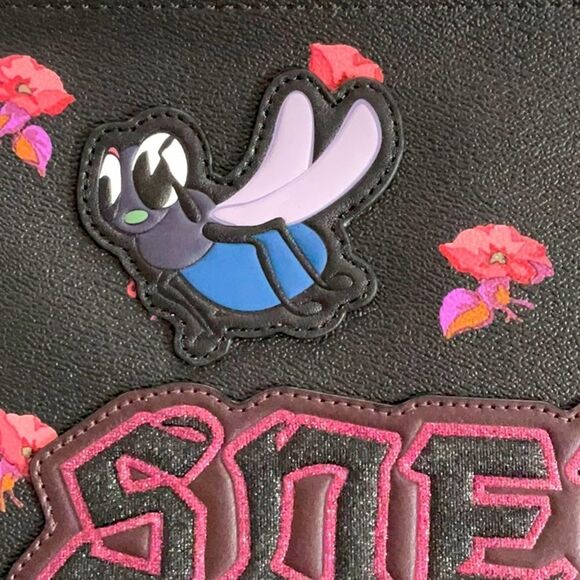 COACH NWT LG COSMETIC POUCH BAG DISNEY SNOW WHITE AND THE SEVEN DWARFS SNEEZY - Picture 4 of 9